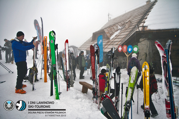 I Dni Lawinowo Ski-tourowe w Dolinie Pięciu Stawów - narty, narty... (fot. Jan Wierzejski)