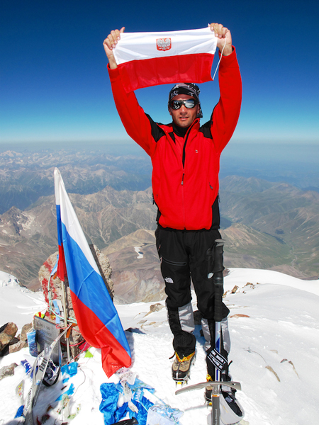Piotr Ciszewski na szczycie Elbrusa