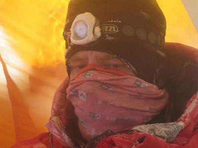 Artur Hajzer po próbie ataku szczytowego na Broad Peak (fot. Polski Himalaizm Zimowy)