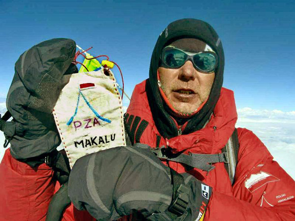 Artur Hajzer na szczycie Makalu (fot. Polski Himalaizm Zimowy)