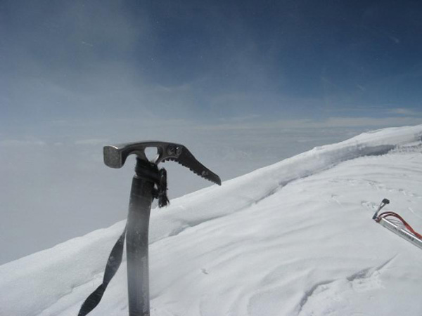 Adam na szczycie K2 (fot. Adam Bielecki)