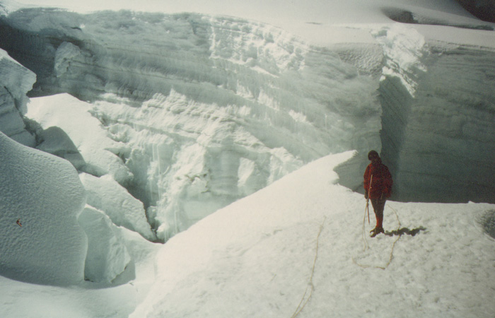 Małgorzata Kiełkowska w drodze na Nevado Ancocancha Central w Andach Peruwiańskich (1981 r.) (fot. arch. M. i J. Kiełkowscy)