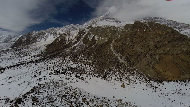 Zdjęcia na teren wokół Nanga Parbat wykonane przez drona (źródło: Simone Moro)