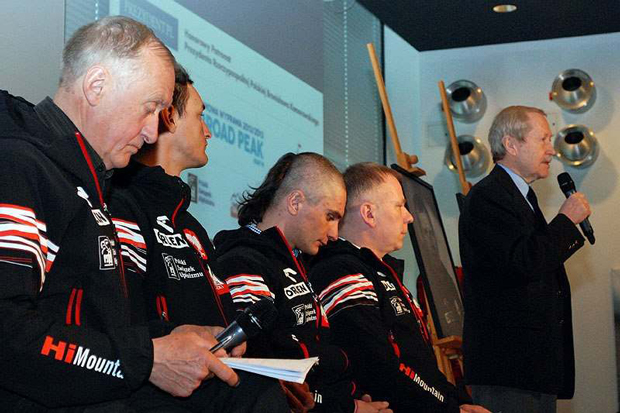 Od lewej: Krzysztof Wielicki, Adam Bielecki, Artur Małek, Artur Hajzer i Janusz Onyszkiewicz (fot. Janusz Kurczab)