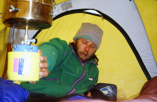 Artur Hajzer na wyprawie na Everest, rok 1989 (fot. arch. Janusz Majer)