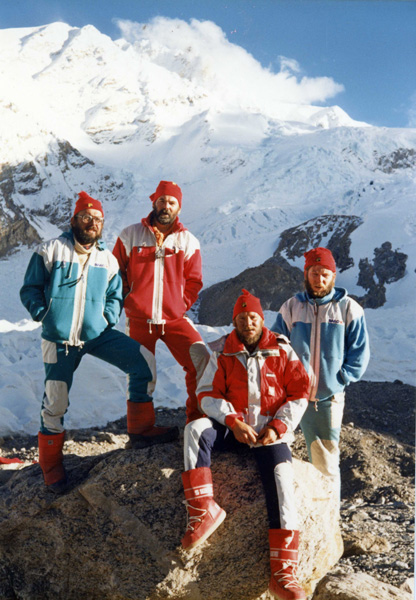 Pod Shishapangmą, rok 1987: Ryszard Warecki, Janusz Majer, Jerzy Kukuczka, Artur Hajzer (fot. arch. Janusz Majer)
