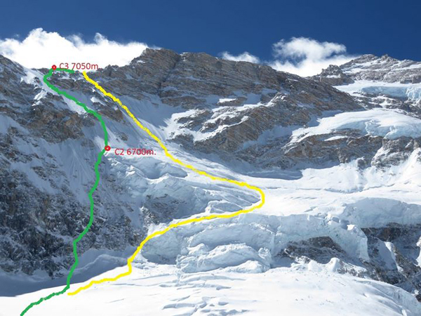 Żółta linia to droga Messnera z maja 1982 roku, zielona – wariant trwającej wyprawy (fot. arch. Alex Txicon)