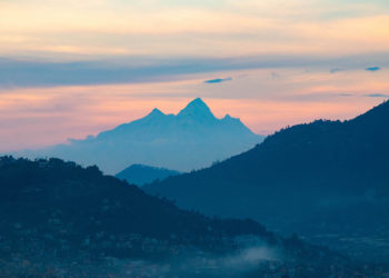 Baudhha Himal, Himalchuli i Manaslu widziane z Doliny Kathmandu (fot. Abhushan Gautam)
