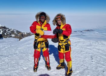 Ryszard Pawłowski i Tomek Bryl na szczycie Mt. Sidley, Antarktyda (fot. arch. Ryszard Pawłowski)